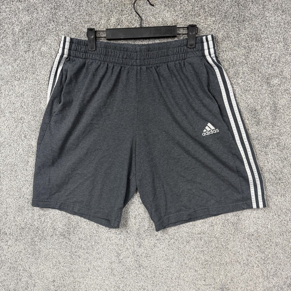 Adidas Shorts Mens XL Gray Three Stripes Athletic Drawstring Pockets 7‎ Inseam